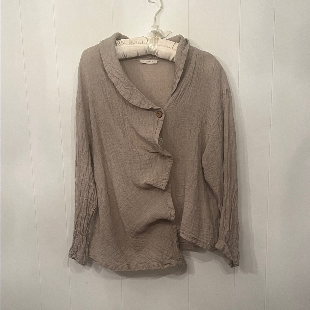 Luukaa Neutral Taupe Button-Front Ruffle Collar Blouse